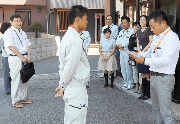 清掃技術の指導の様子3