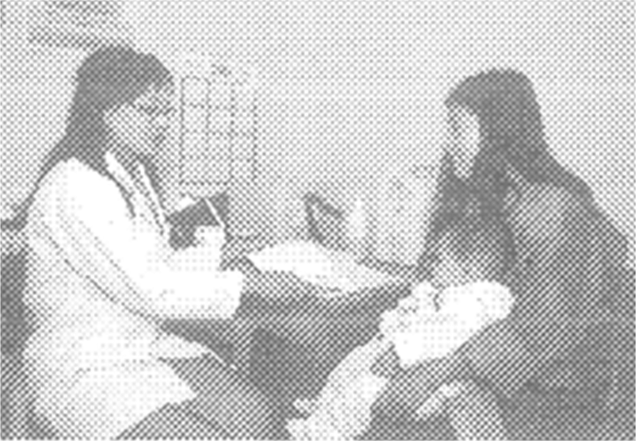 医師による乳児健診の様子
