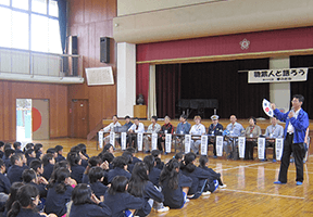 地域の子供たちへの活動の様子1