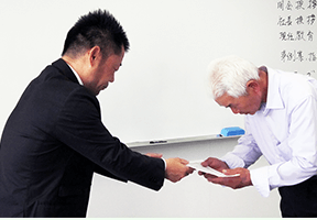 「社長賞」授与の様子